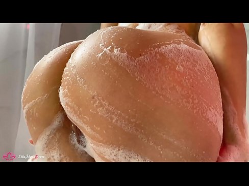 ❤️ La morena es masturba el cony amb un vibrador fins a un orgasme intens a la dutxa ❤ Vídeo porno a nosaltres ❌️